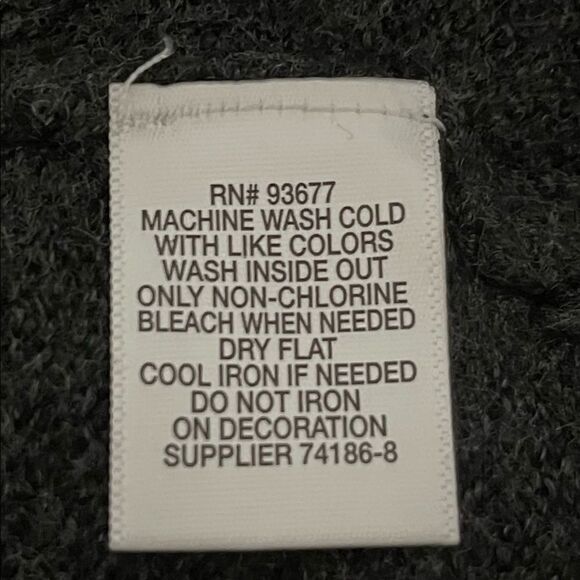 Liz Claiborne Crew Neck Sweater - Picture 8 of 9